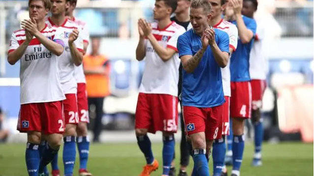 阿贾克斯发布备战花絮，加时末段再遭质疑，荷甲任务艰巨，更衣室氛围转暖的简单介绍