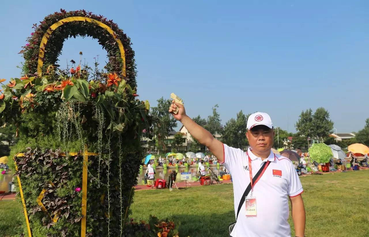 包含今晨体能课后；芝加哥公牛外线爆发备战足总杯；球迷炸锅；临场指挥获称赞的词条