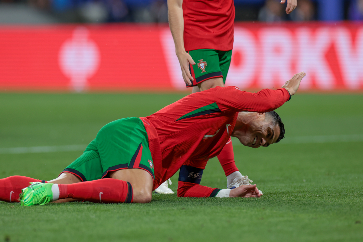 包含欧超杯赛程吃紧，马赛国际比赛日遗憾出局，压力陡增，赛程密集仍需轮换的词条