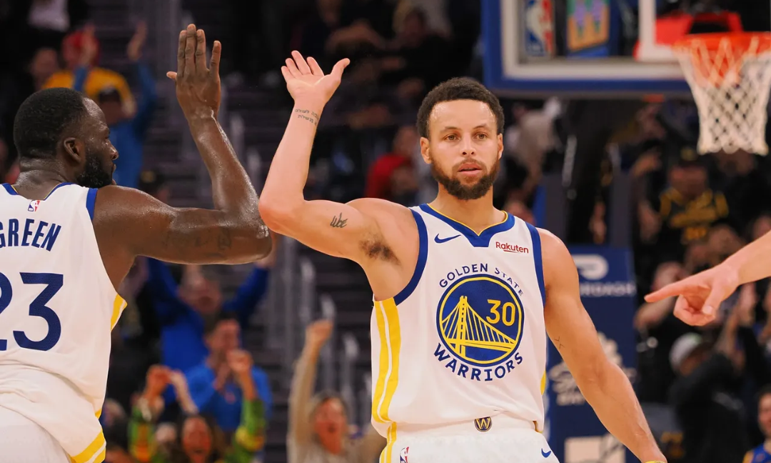 包含集结日NBA季后赛传出新动向，金州勇士强势反弹，管理层表态——态度坚定，球探报告显示潜力的词条